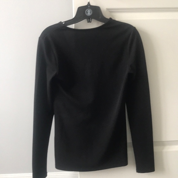 Fitted long sleeve caged v neck - Picture 3 of 3